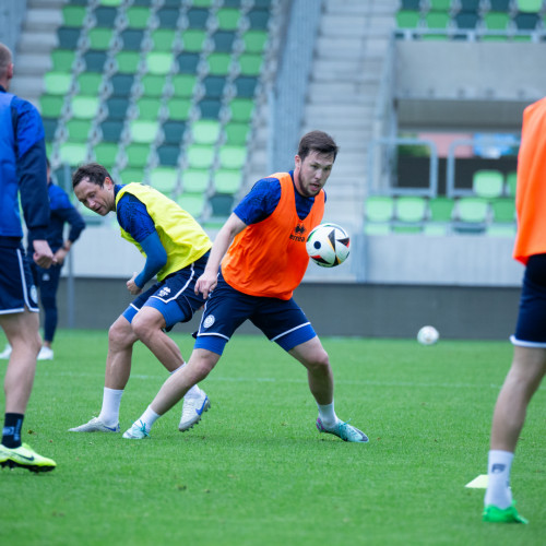 Pre-match training session in Szombathely