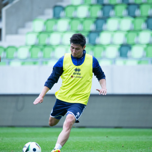 Pre-match training session in Szombathely