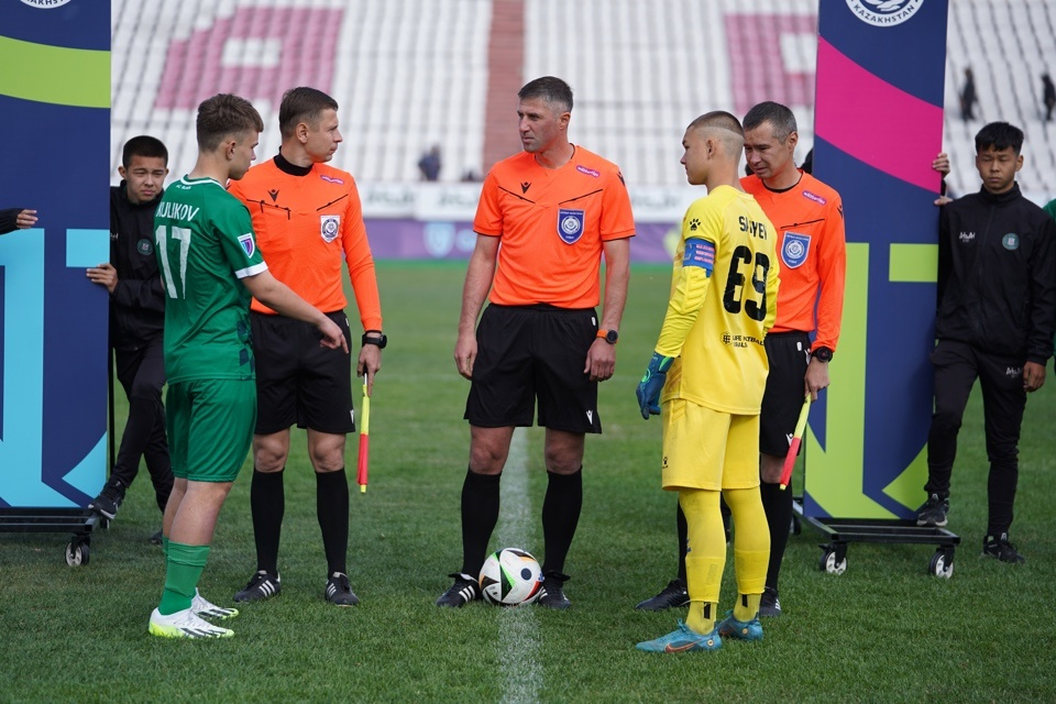 Freedom QJ League-Жасөспірімдер лигасының IV турына тағайындалған төрешілер (2008 B)