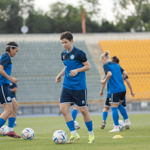 Pre-match training session