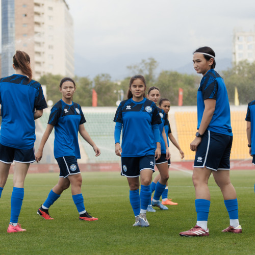 Pre-match training session
