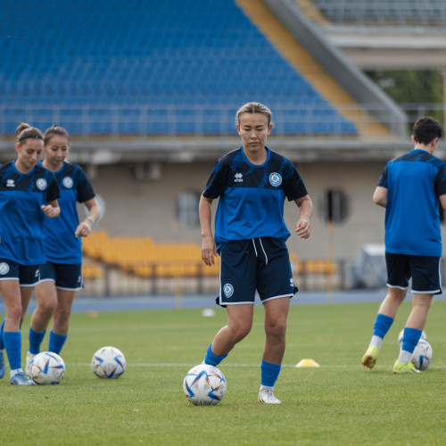 Pre-match training session