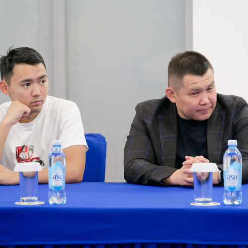 Футбол үйінде комментаторлар мен журналистердің қатысуымен конференция өтті
