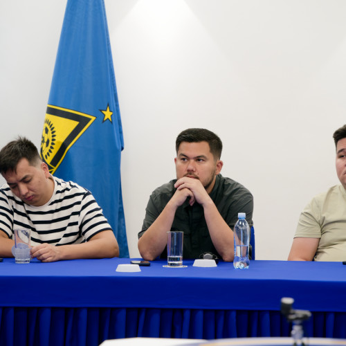 Футбол үйінде комментаторлар мен журналистердің қатысуымен конференция өтті