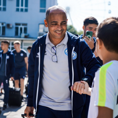 Kazakhstan Futsal Team Arrives in Uzbekistan