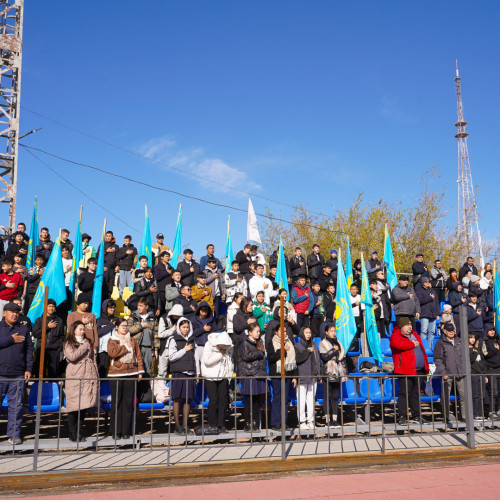 Балқаш балалары ҚФФ өңдеген жаңа алаңда доп тебеді