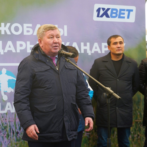 ҚФФ Саранның 70 жылдығына орай жаңа футбол алаңын сыйлады