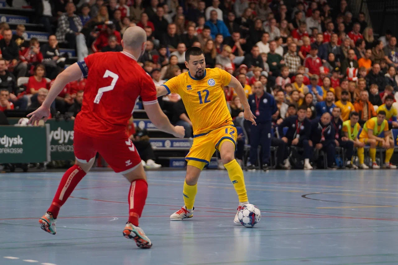 Kazakhstan futsal team loses to Denmark