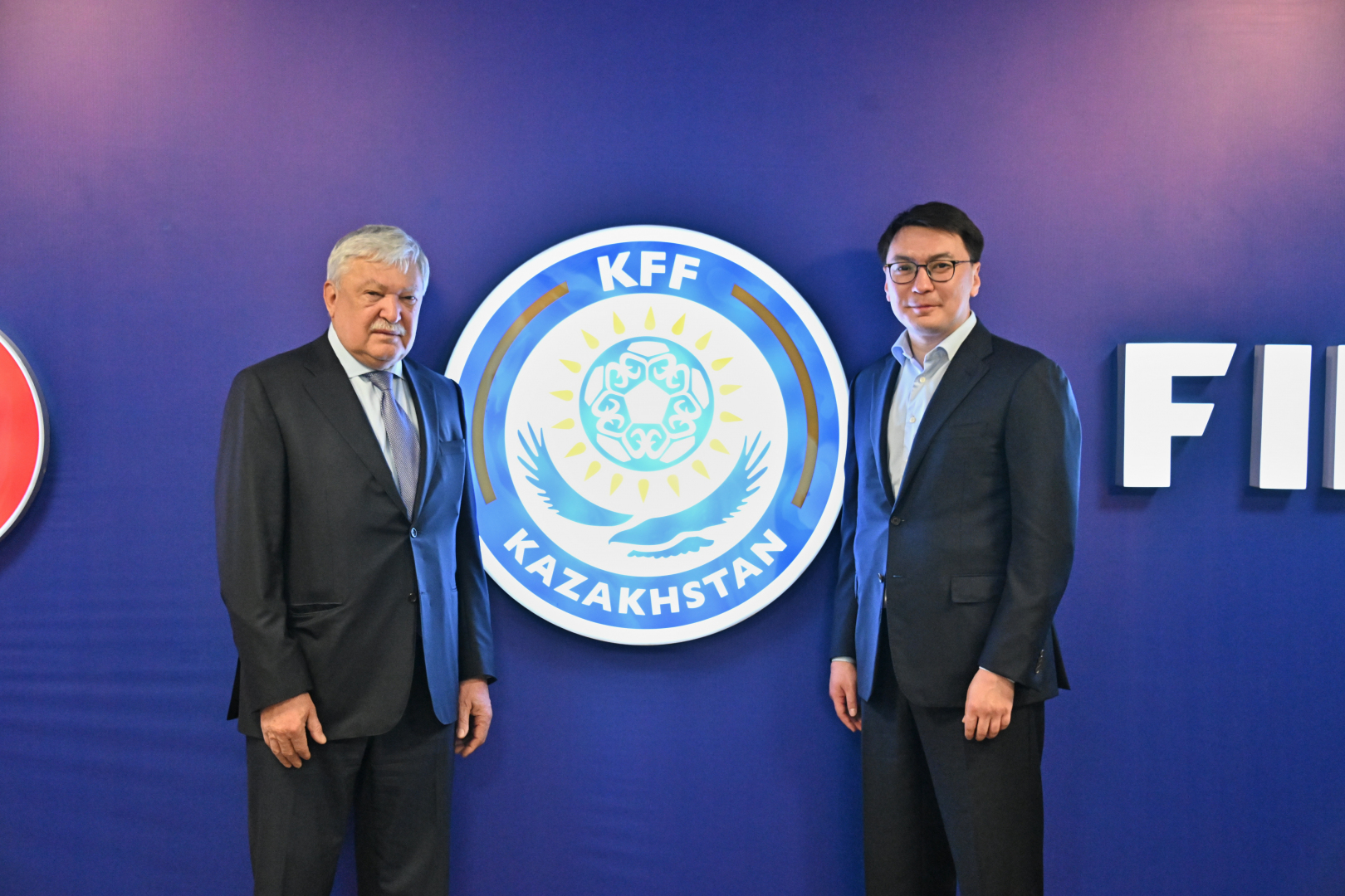 FIFA Vice-President Sándor Csányi visits KFF office