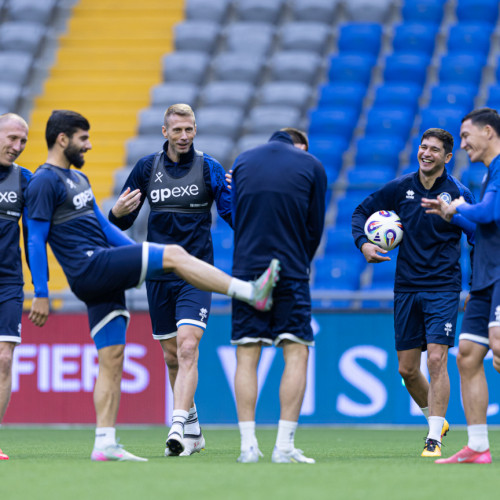 pre-match training session - photos
