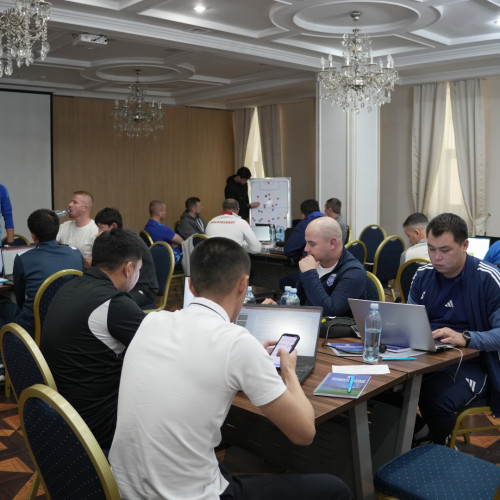 УЕФА-ның «А» санатындағы бапкерлерді оқыту қорытынды курсы өтті