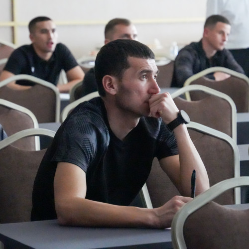 Премьер-лига төрешілерінің маусымалды семинары басталды