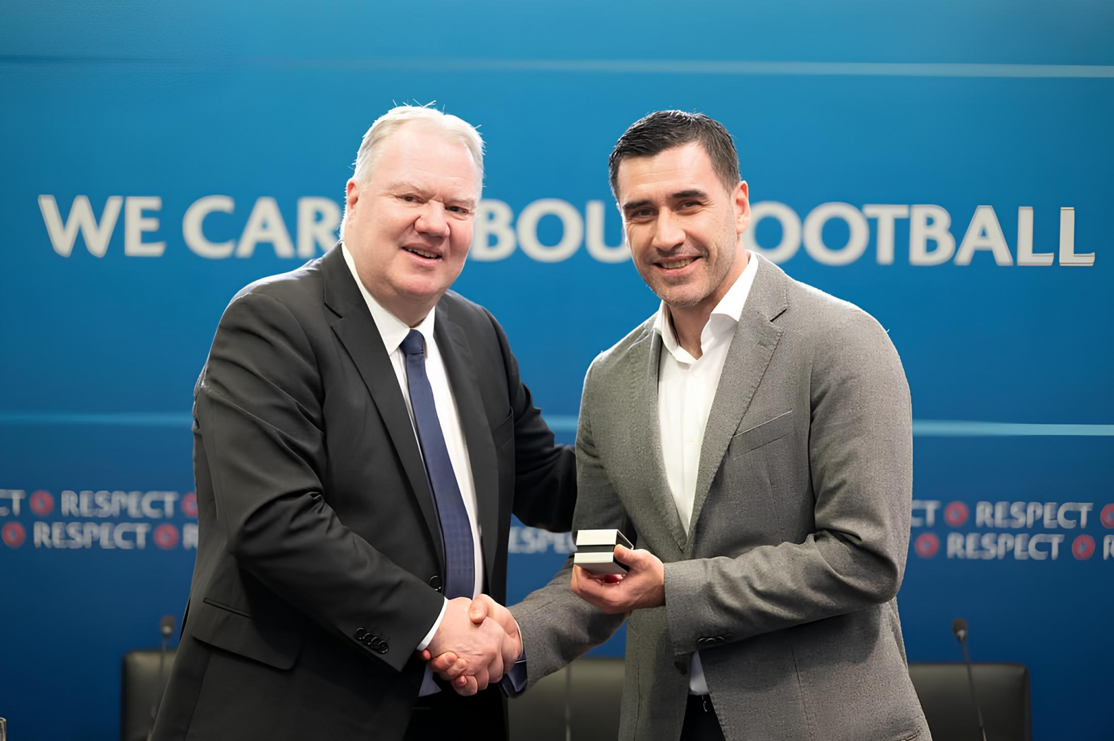 Давид Лория UEFA HatTrick бағдарламасы комитетінің отырысына қатысты